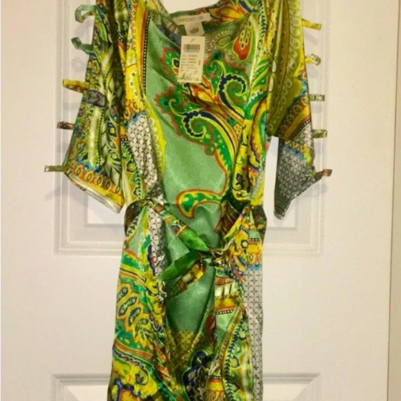 New Arden B. Cut out sleeve belted Blouse - Picture 3 of 4